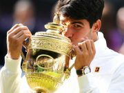Carlos Alcaraz triumfă din nou la Wimbledon, învingându-l pe Novak Djokovic în finală