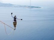 Jaan Roose traversează Strâmtoarea Messina pe sârmă, dar nu reușește omologarea recordului