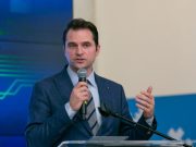 Prețurile la energie electrică în România depășesc media europeană, dar facturile rămân protejate de plafonare