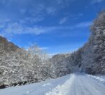 (Galerie FOTO) Descoperă frumusețea iernii în Răstolița și Valea Mureșului Superior