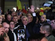 Amânare în cazul Călin Georgescu: proteste și tensiuni în fața Curții de Apel