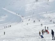 Revelionul început mai devreme la munte: turiștii se bucură de experiențe inedite în România