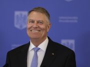 Iohannis, „de neclintit”: Parlamentul îl păstrează în funcție, cu sau fără voința poporului