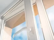 „Rabla pentru termopane” – Statul analizează finanțarea schimbării ferestrelor vechi cu unele eficiente energetic