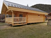 Tradiție și excelență în construcția de case și cabane din lemn masiv