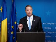 Iohannis, ferm pe poziții: „Constituția îmi dă dreptul să rămân!” – Poporul? Doar decor (video)