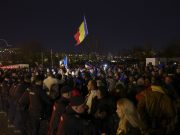 Protest în fața CCR după respingerea candidaturii lui Călin Georgescu