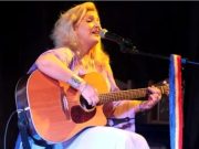 O voce a muzicii folk, acuzată pe nedrept: Anularea concertului este o încălcare a libertății de exprimare