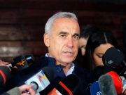 BREAKING NEWS: Candidatura lui Călin Georgescu, respinsă de BEC / Tensiuni și îmbrânceli între manifestanți și jandarmi!