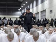 Trump folosește o lege din 1798 pentru a trimite 200 de venezueleni într-o închisoare de temut din El Salvador