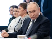 Putin refuză retragerea din Ucraina și îl avertizează pe Macron: „Nu uitați soarta lui Napoleon”