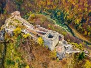 Cetatea Poenari, asociată cu Vlad Țepeș, a fost redeschisă după lucrări de restaurare, cu un eveniment special și investiții semnificative