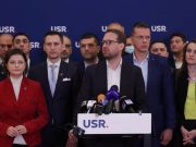 Conducerea USR o retrage pe Elena Lasconi din cursa prezidențială și îl susține pe Nicușor Dan. Lasconi refuză decizia și acuză o lovitură nestatutară