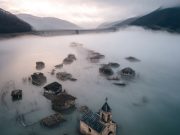 Ce se ascunde sub apele Lacului Vidraru? Povestea misterioasă a satului dispărut fără urmă!