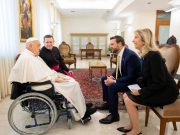 Vizită neanunțată: Vicepreședintele SUA s-a întâlnit cu Papa Francisc, pe fondul tensiunilor privind migrația