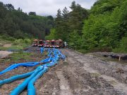 (VIDEO) Lucrările de impermeabilizare a zonei afectate de infiltrații din Salina Praid continuă într-un ritm intens