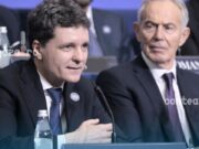 (VIDEO) Două minute de discurs, o șapcă MAGA și lecții despre reformă: „Prim-ministrul” Nicușor Dan, episod cu accente ironice la Washington