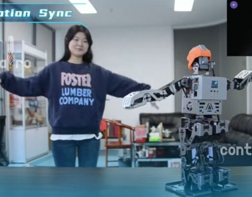 (VIDEO) Robotul „SamuRoid” din China: jucăria deșteaptă care te ascultă, înțelege și mai și dansează când te plictisești